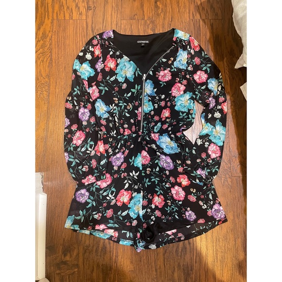 Express Floral Chiffon Long Sleeve Romper - Picture 2 of 6